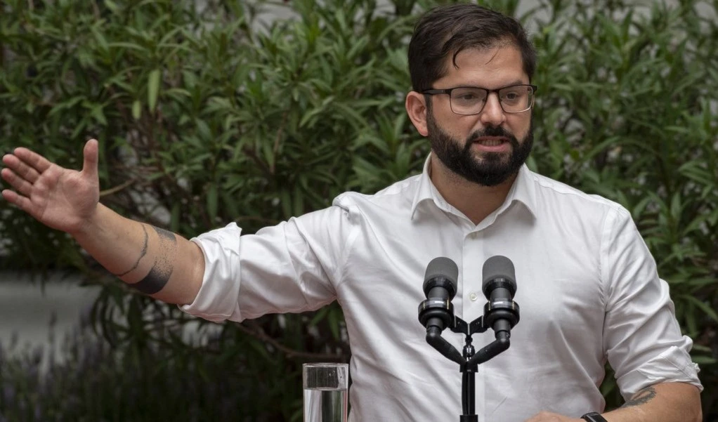 Presidente chileno se opone a nuevo retiro de fondo de pensiones