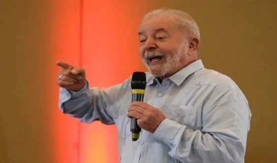 Lula sigue al frente de intención de votos en Brasil