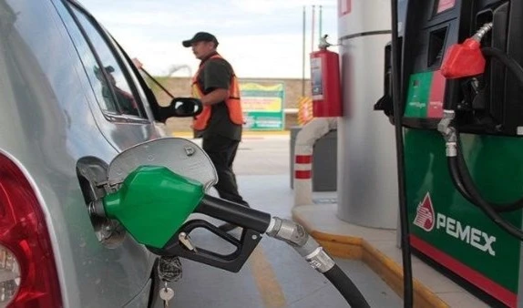 Vuelve en gobierno de Nicaragua a asumir aumento del precio del combustible