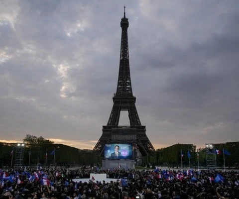 Macron promete un "método renovado" para gobernar Francia.