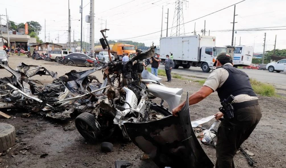 Explosión de coche bomba en la afueras de cárcel en Guayaquil, Ecuador