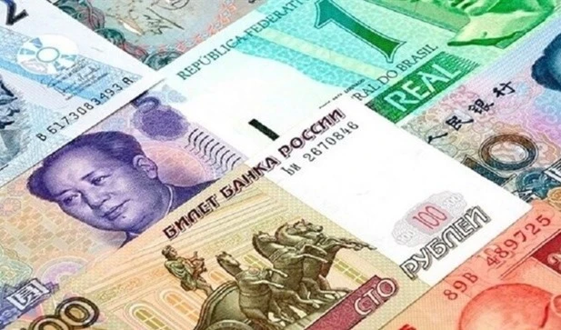 Rusia y China están listas para para realizar transacciones comerciales alejados del dólar.