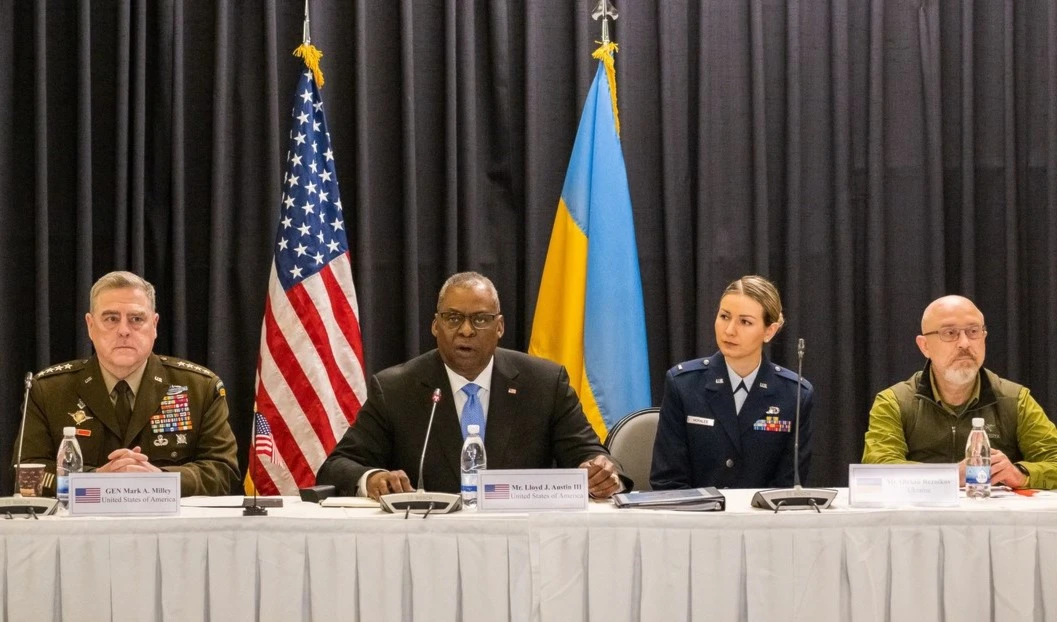 Alrededor de 40 países se reúnen en Alemania para debatir el apoyo a Kiev.