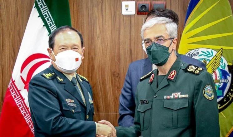 Irán y China refuerzan cooperación bilateral en el terreno militar.