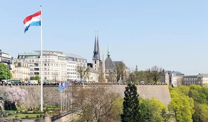 Luxemburgo expulsa a un diplomático ruso.