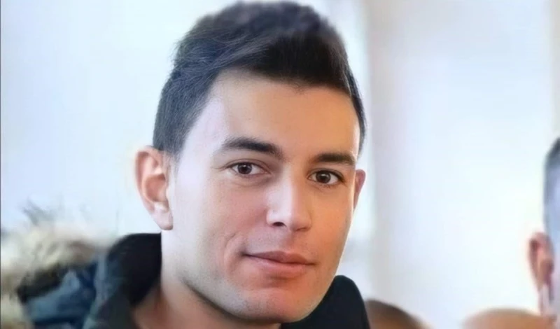 Muere Raad Fathi Zaidan Hazem, de 29 años, autor de la operación Tel Aviv, tras enfrentamiento con las fuerzas de ocupación. Muere Raad Fathi Zaidan Hazem, de 29 años, autor de la operación Tel Aviv, tras enfrentamiento con las fuerzas de ocupación.