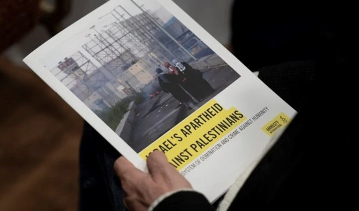 Amnistía Internacional acusa al régimen israelí de apartheid contra los palestinos.