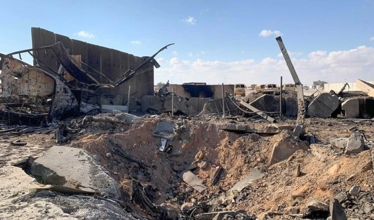 Iraq: En las inmediaciones de la base de Ain Al-Assad cayeron tres misiles Grad