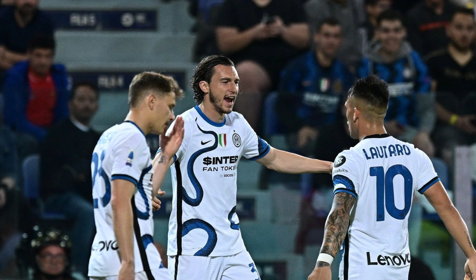 Inter de Milán mantiene pulso por título en Serie A de fútbol