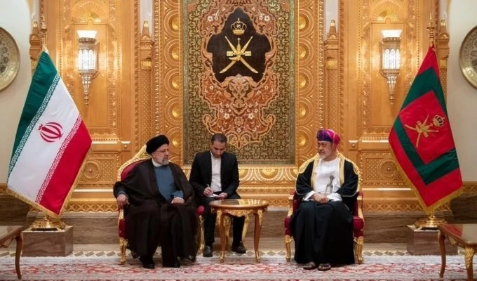 Irán y Omán refuerzan relaciones bilaterales.