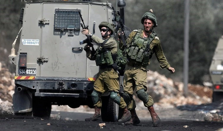 Fuerzas de ocupación israelíes asaltan el campo de refugiados de Jenin.