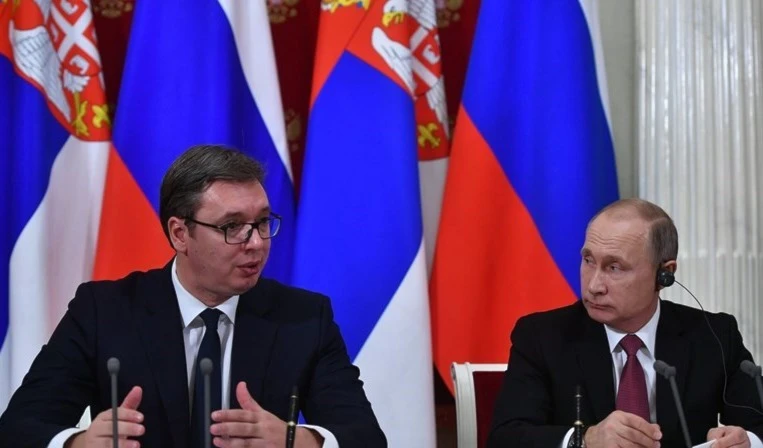 Los presidentes ruso y serbio Vladimir Putin y Aleksandar Vucic.