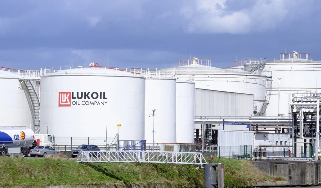 Estados miembros de la UE ven con temor prohibición de las importaciones del petróleo ruso Estados miembros de la UE ven con temor prohibición de las importaciones del petróleo ruso