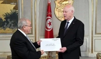 Argelia mostró su deseo de continuar el proceso de fortalecimiento de las relaciones de hermandad y cooperación. Argelia mostró su deseo de continuar el proceso de fortalecimiento de las relaciones de hermandad y cooperación.