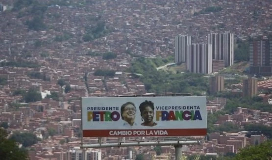 Elección intervenida por el cártel mediático-empresarial.