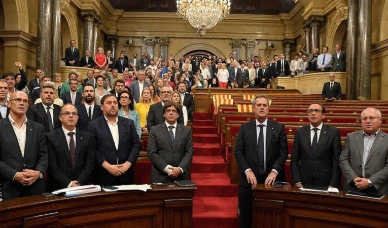 Parlamento catalán aprueba resolución que reconoce el apartheid israelí.