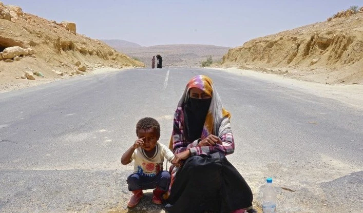 La reapertura gradual de carreteras tiene como objetivo facilitar el movimiento de los civiles y de bienes materiales.