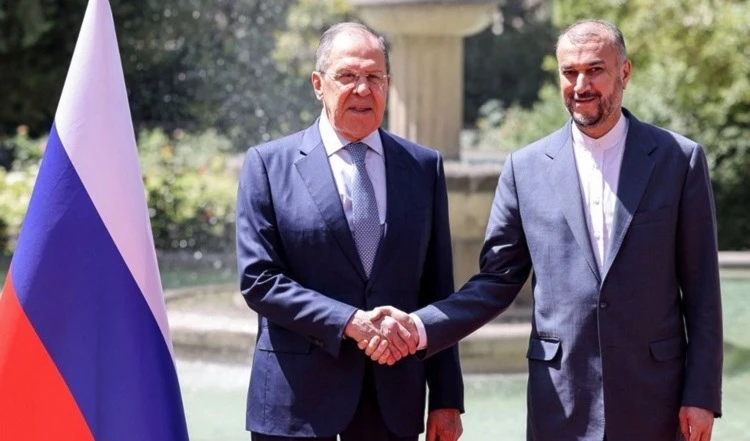 Cancilleres de Irán y Rusia discuten asuntos de interés regional y bilateral.