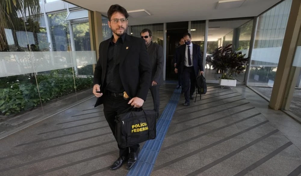 Ex ministro de Educación de Brasil es encarcelado por cargos de corrupción.