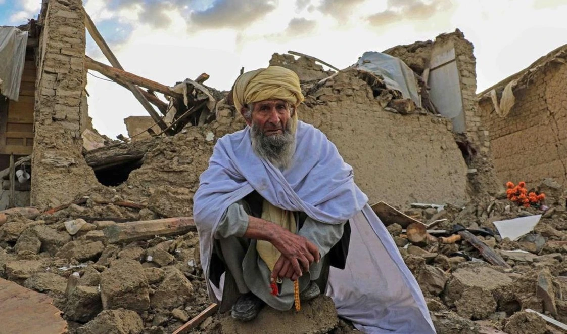 Funcionario de salud afgano advierte sobre brote de enfermedad entre sobrevivientes del terremoto