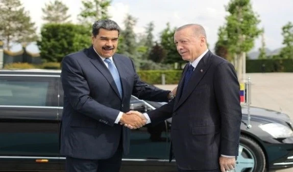 Esta es la cuarta visita de Estado que el presidente Nicolás Maduro realiza a Turquía, donde estuvo con anterioridad en 2016, 2017 y 2018. Foto: Prensa Presidencial Esta es la cuarta visita de Estado que el presidente Nicolás Maduro realiza a Turquía, donde estuvo con anterioridad en 2016, 2017 y 2018. Foto: Prensa Presidencial