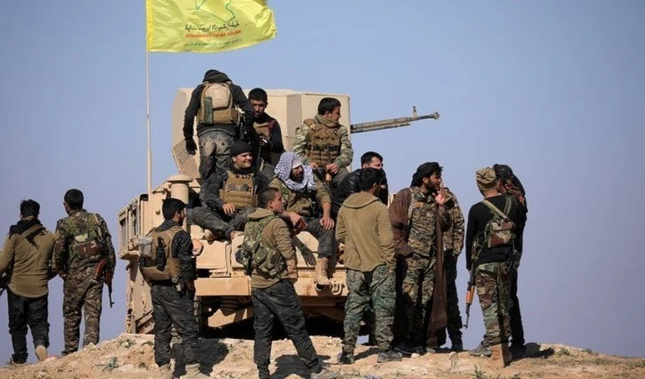 Delegación militar rusa se reúne con representantes de las Fuerzas Democráticas Sirias en Hasakeh.