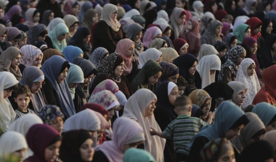 Festividades de Eid-al-Azha continúan en los países árabes-musulmanes Festividades de Eid-al-Azha continúan en los países árabes-musulmanes