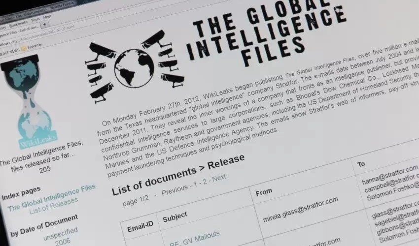 Condenan a exempleado de la CIA por filtrar documentos a Wikileaks.