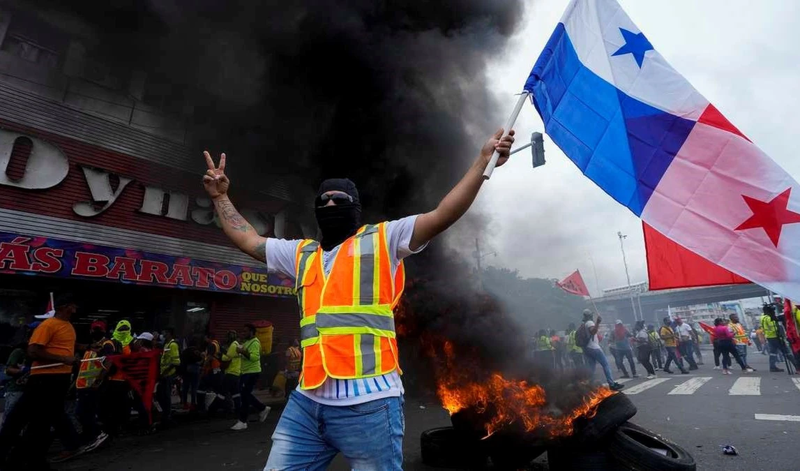 Los trabajadores panameños protagonizan las protestas antineoliberales desde hace nueve días.