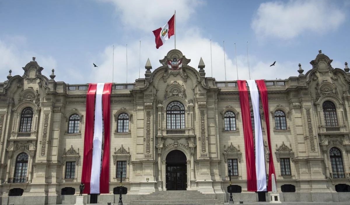 Polémica en Perú tras muerte de expresidente militar Morales