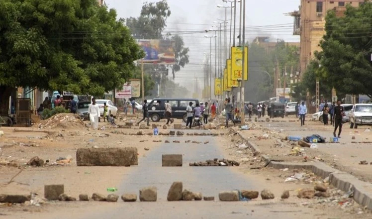 Policía sudanesa dispara gases lacrimógenos para dispersar manifestantes
