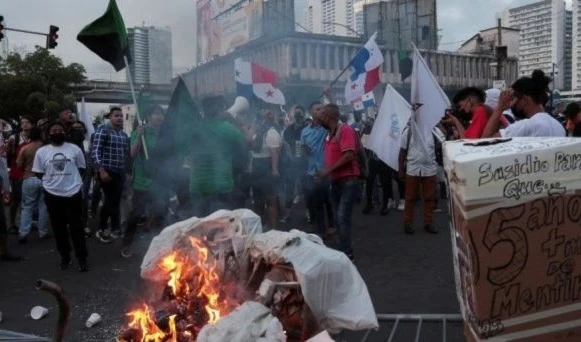 Denuncian fuerte represión a manifestantes en Panamá