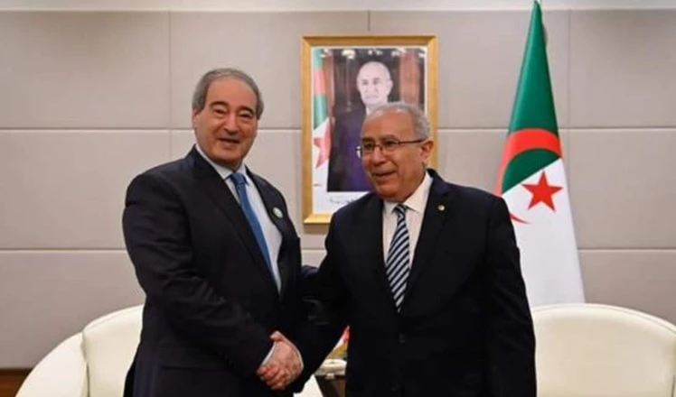 El Ministro de Asuntos Exteriores sirio (izquierda), Faisal Miqdad, visitó Argel , a principios de este mes de julio. El Ministro de Asuntos Exteriores sirio (izquierda), Faisal Miqdad, visitó Argel , a principios de este mes de julio.