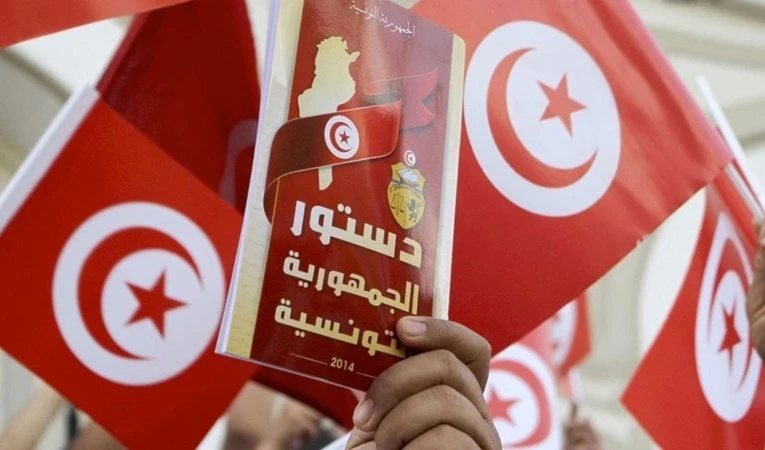 El proyecto de constitución es uno de los últimos intentos del presidente Kais Saied por reestructurar el sistema político tunecino.