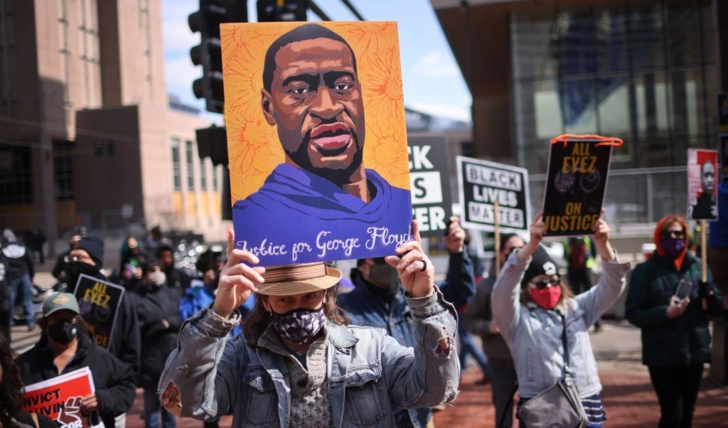 Condenan a exagente de Minneapolis por la muerte de Floyd