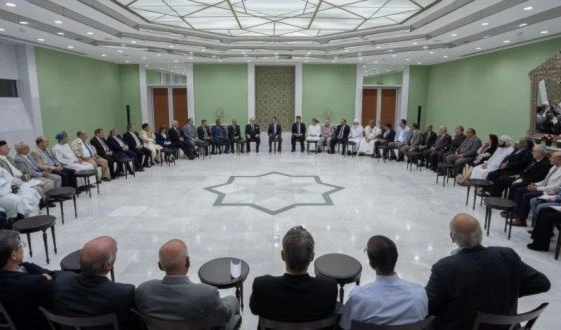 El presidente sirio se reúne con los participantes al Foro de Escritores Árabes.