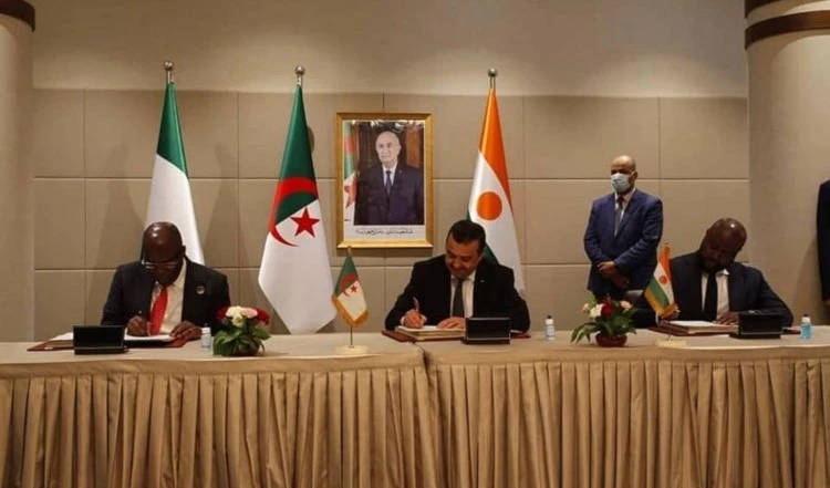 Argelia, Níger y Nigeria concretan un acuerdo para la implementación de un proyecto de gasoducto en el desierto.