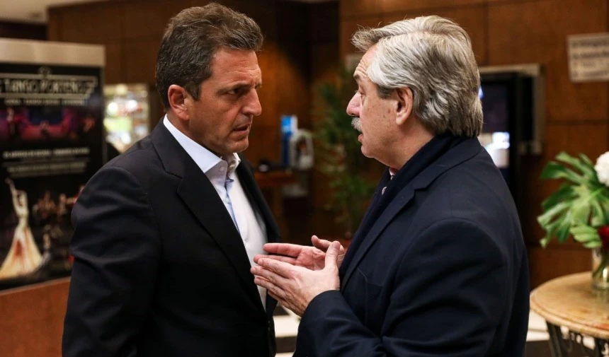 Fernández evalúa con equipo de Gobierno las medidas a tomar tras renuncia del titular de Economía