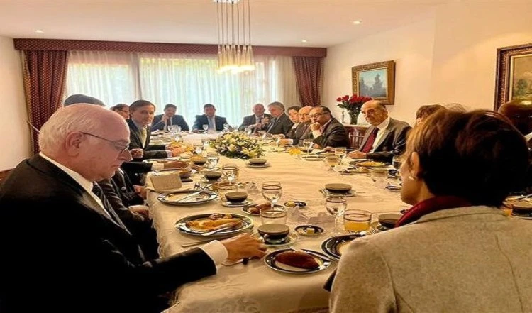 Gustavo Petro reiniciaría diálogo con el ELN en La Habana