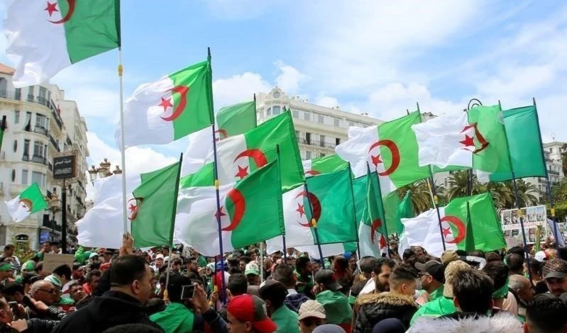 Siria y Hamas conmemoran la independencia de Argelia.