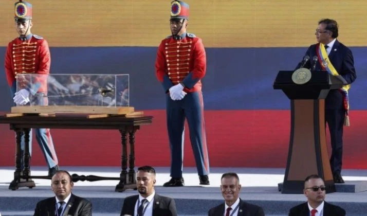 Petro y Francia, del genocidio a la Colombia de lo posible Petro y Francia, del genocidio a la Colombia de lo posible