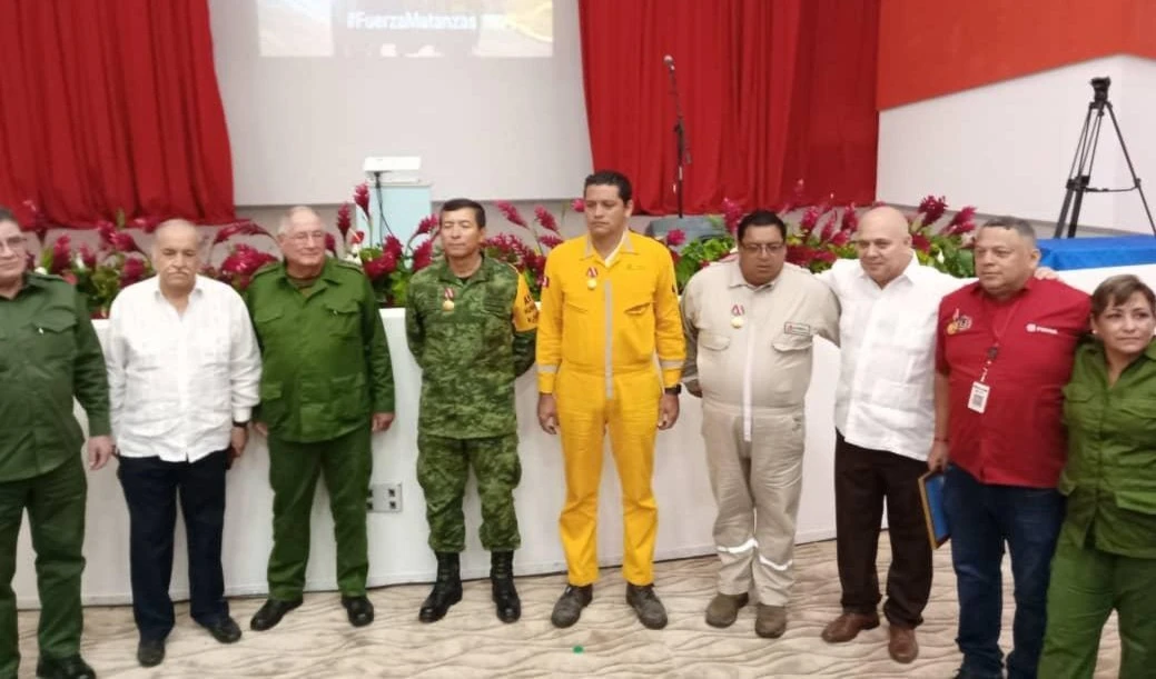 Condecoran a delegaciones de México y Venezuela por apoyo en Matanzas
