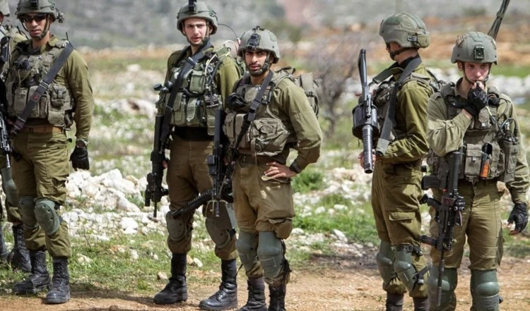 Fuerzas israelíes asaltan la localidad de Asira al-Shamaliah, al norte de Nablus.