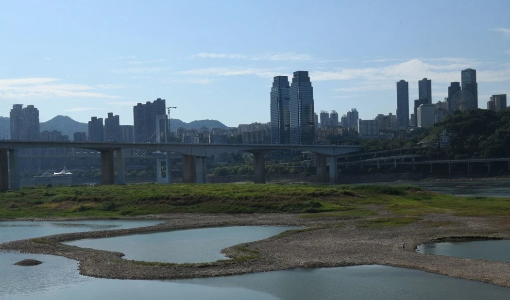 Río Yangtsé el 17 de agosto de 2022 en Chongqing. Foto: China News Service
