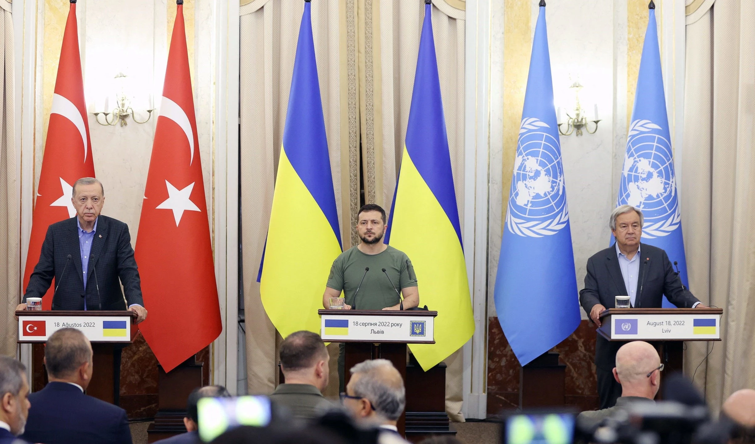 Erdogan quiere un encuentro con Putin después de reunión tripartita