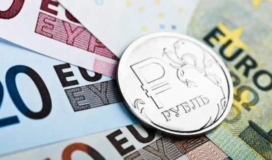 Rusia abandonará uso del dólar y euro en el comercio internacional