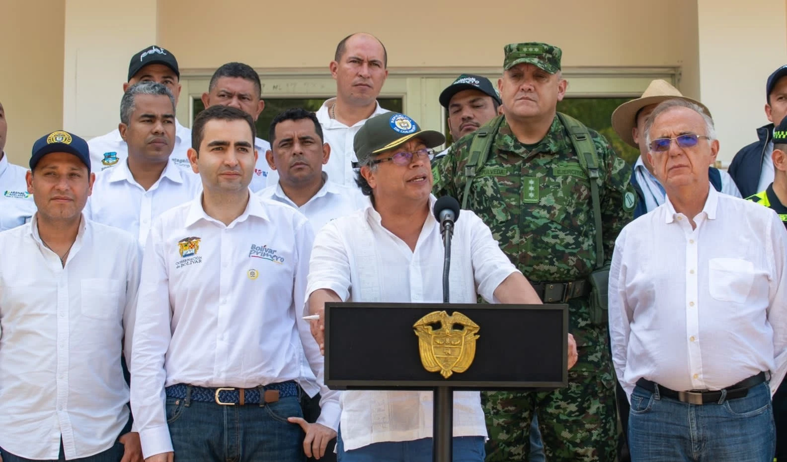 Suspenden en Colombia órdenes de captura contra negociadores del ELN Suspenden en Colombia órdenes de captura contra negociadores del ELN