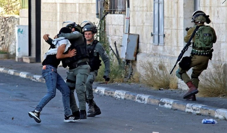 Arrestos masivos de palestinos en Cisjordania.