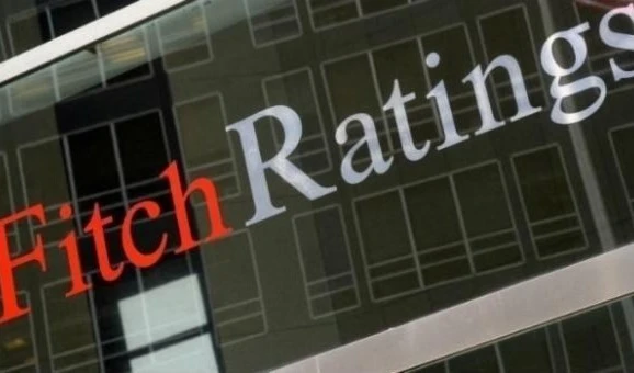 Logo de la calificadora de riesgo, Fitch Ratings.