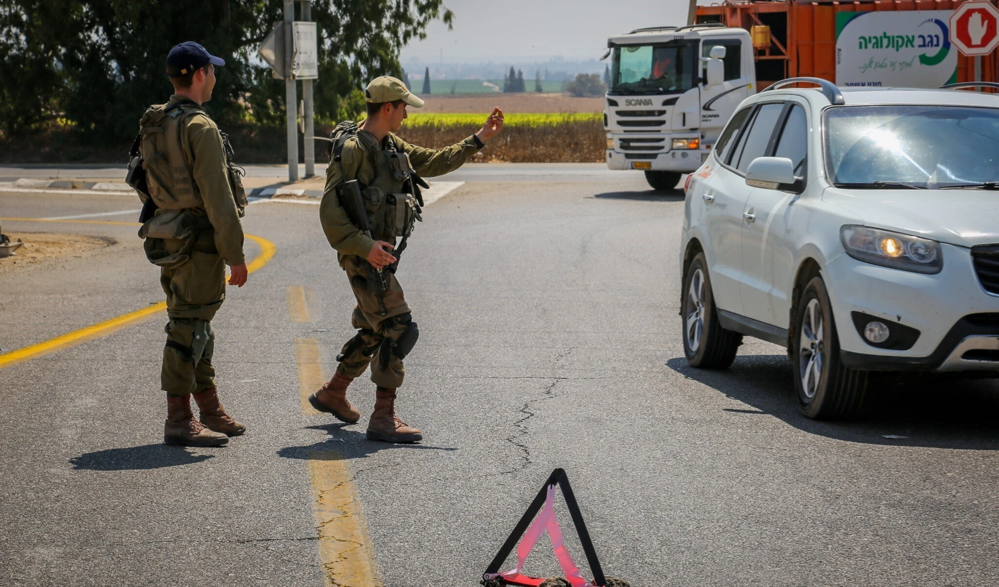 Ocupación israelí cierra varias carreteras en la zona de envoltura  de Gaza.